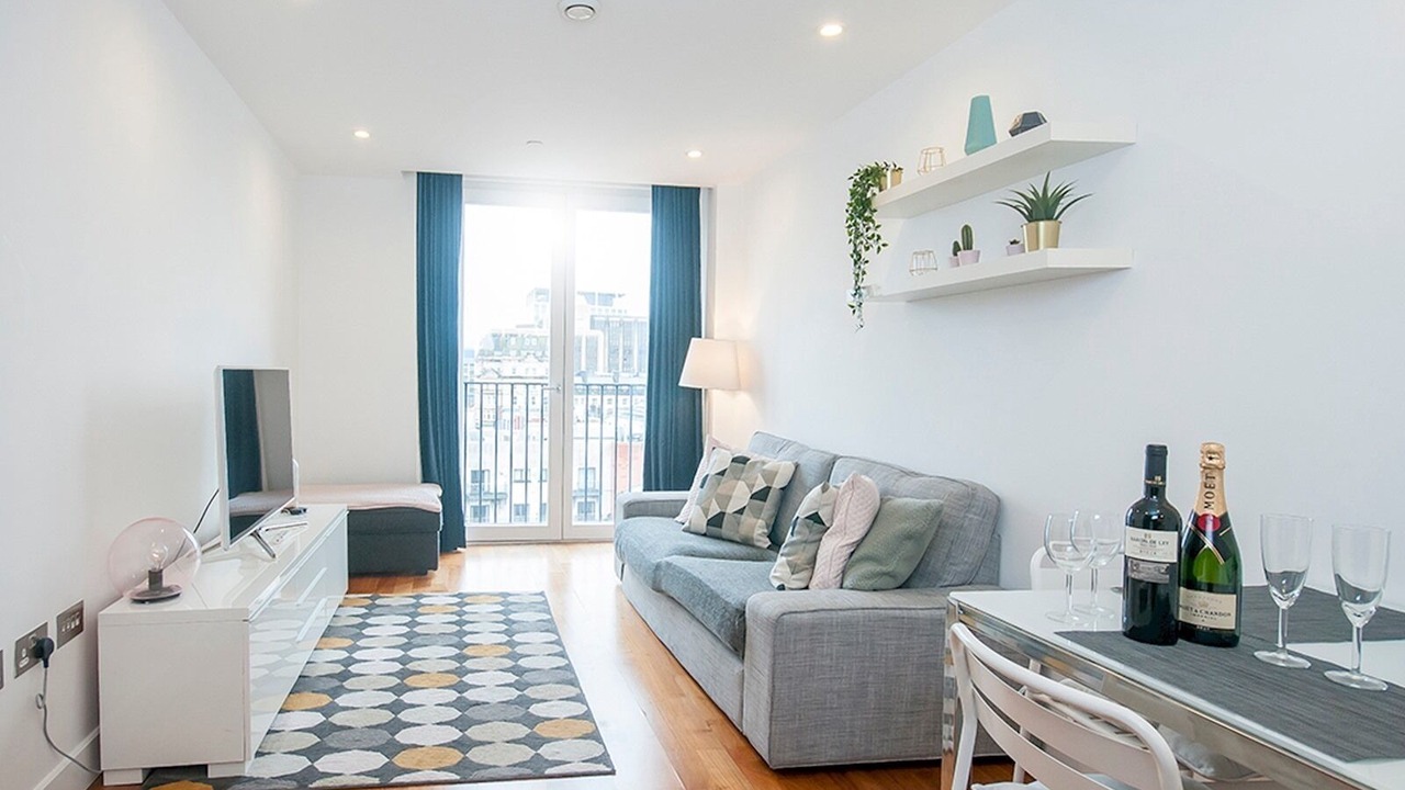 Photo of Livingroom in Cardiff City Centre