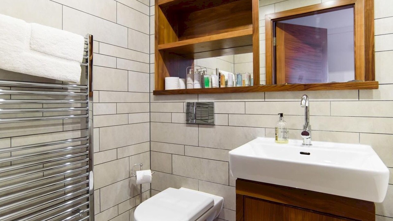 Photo of Bathroom in Cardiff City Centre