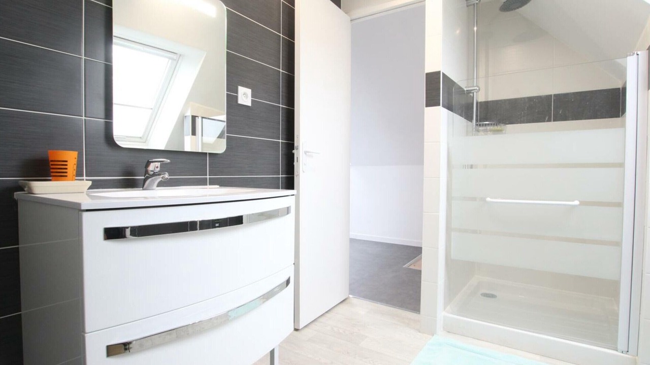 Photo of Bathroom in Vesly