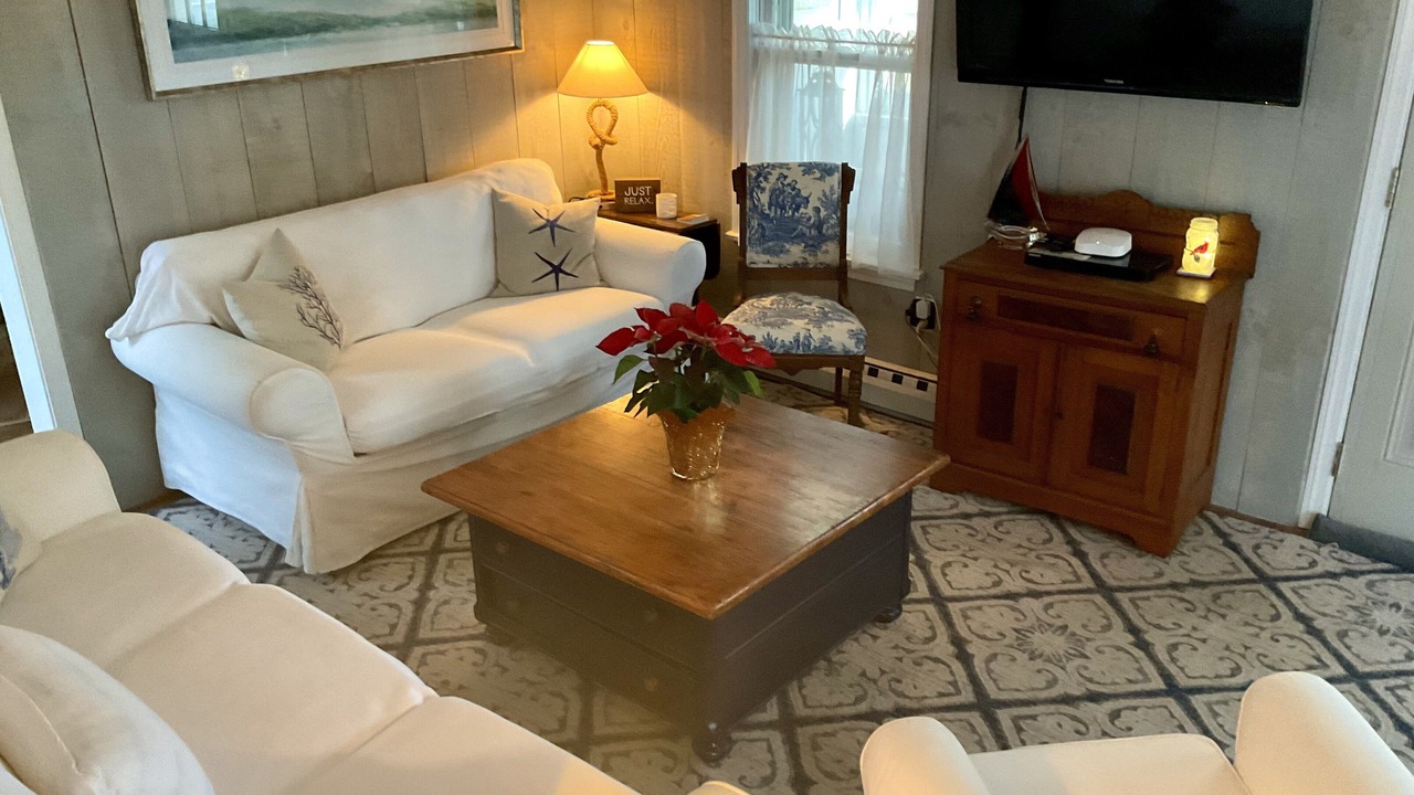Photo of Livingroom in Westbrook Center