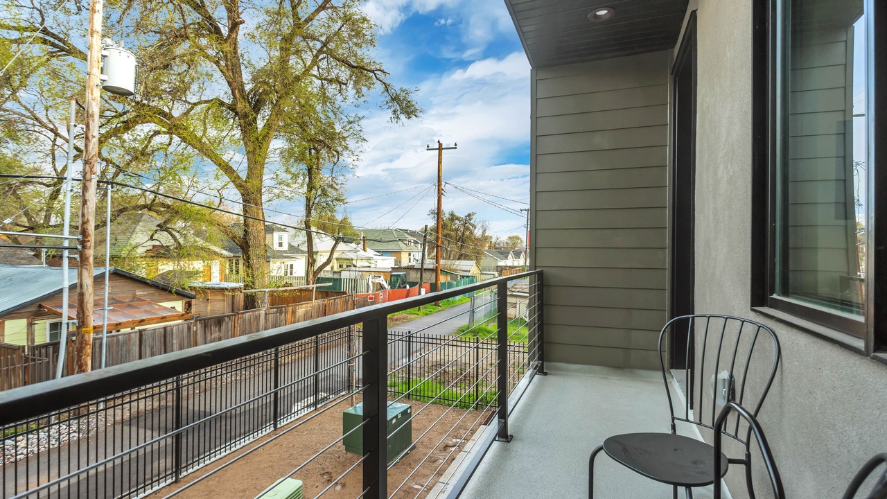 Photo of Patio Balcony in People's Freeway