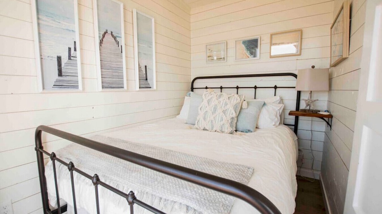 Photo of Bedroom in Summerville Centre