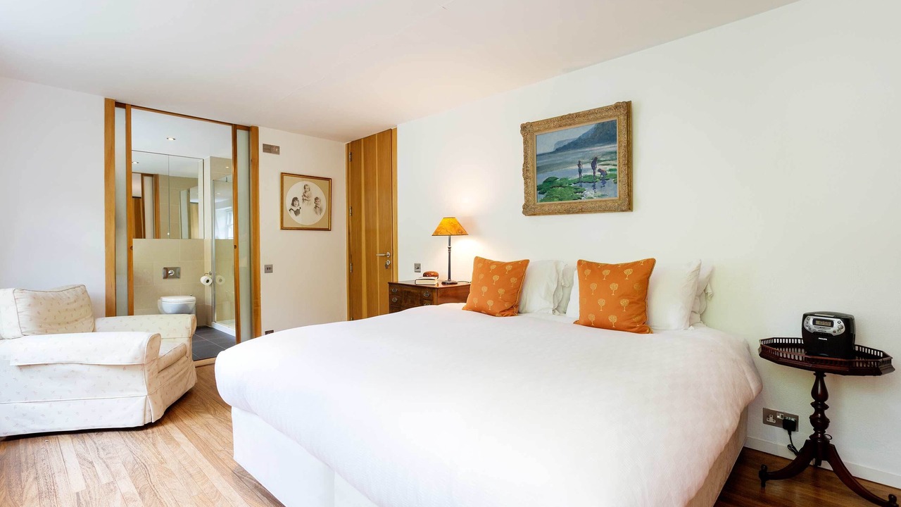 Photo of Bedroom in Pembridge