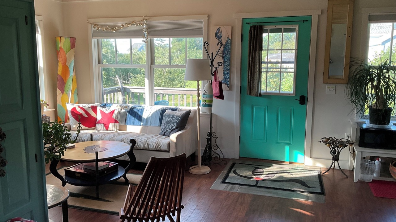 Photo of Livingroom in West Tremont