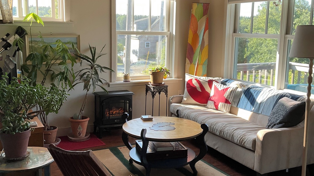 Photo of Livingroom in West Tremont