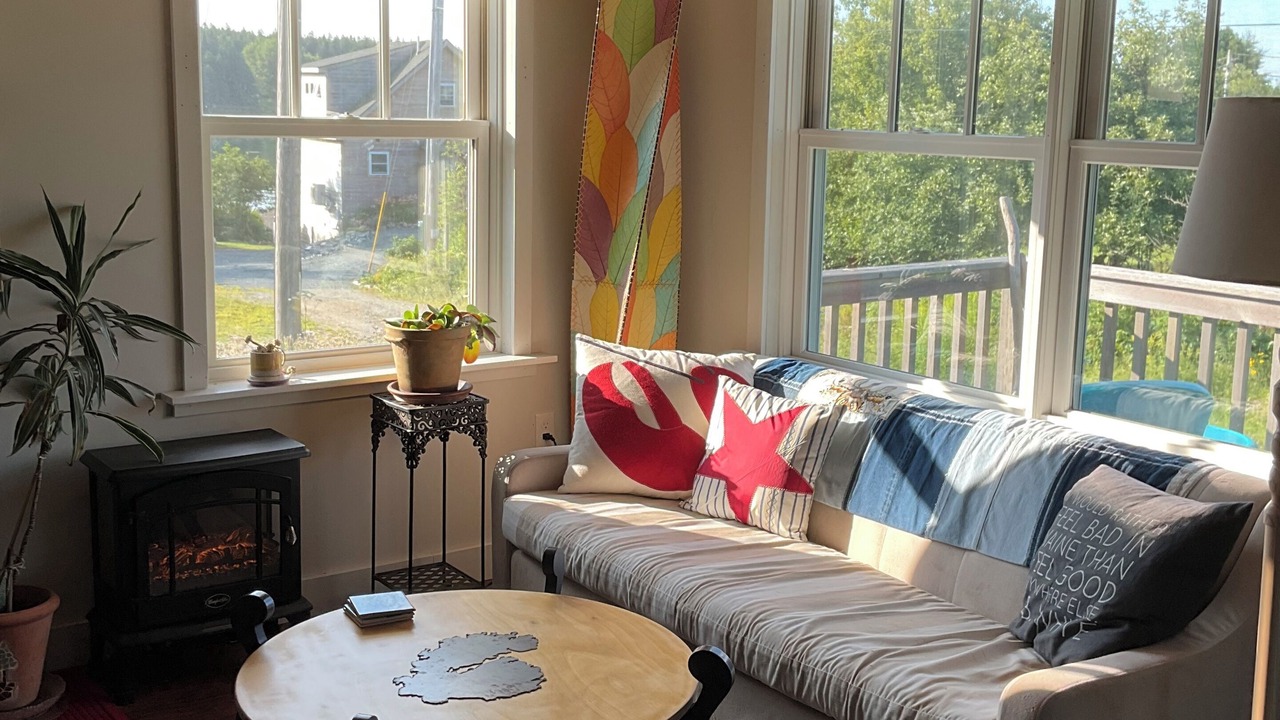 Photo of Livingroom in West Tremont