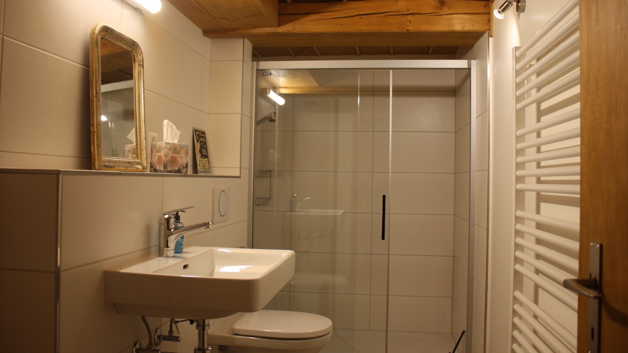 Photo of Bathroom in Arni