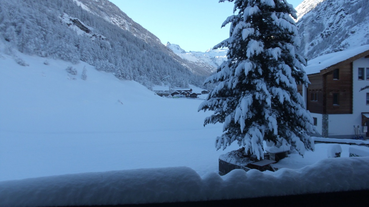Photo of Others in Taesch