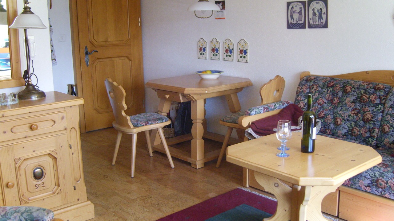 Photo of Others in Taesch
