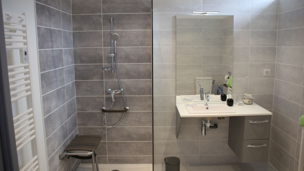 Photo of Bathroom in La Rochepot