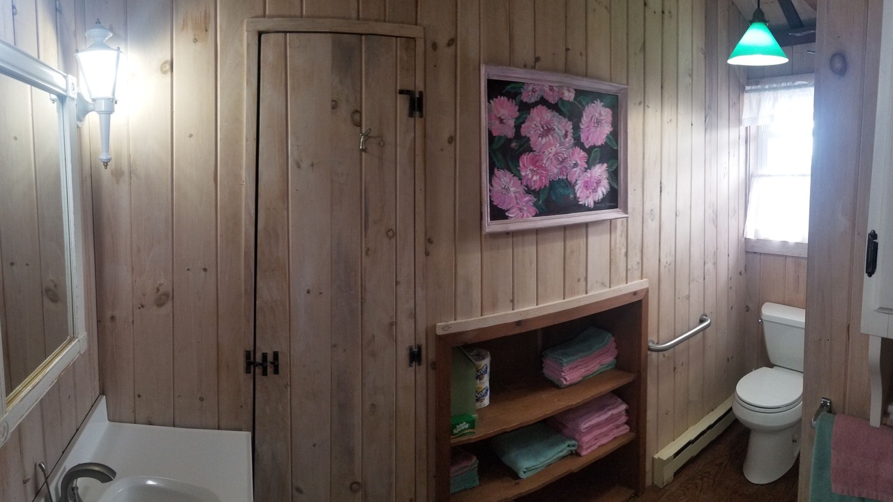 Photo of Bathroom in Hall Quarry