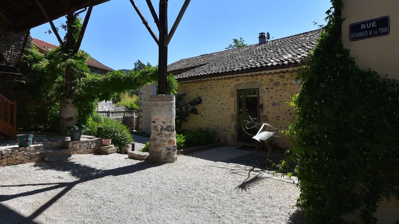 Photo of Patio Balcony in Pont-de-Labeaume
