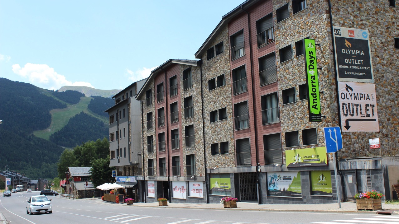 Photo of Outdoor in Incles