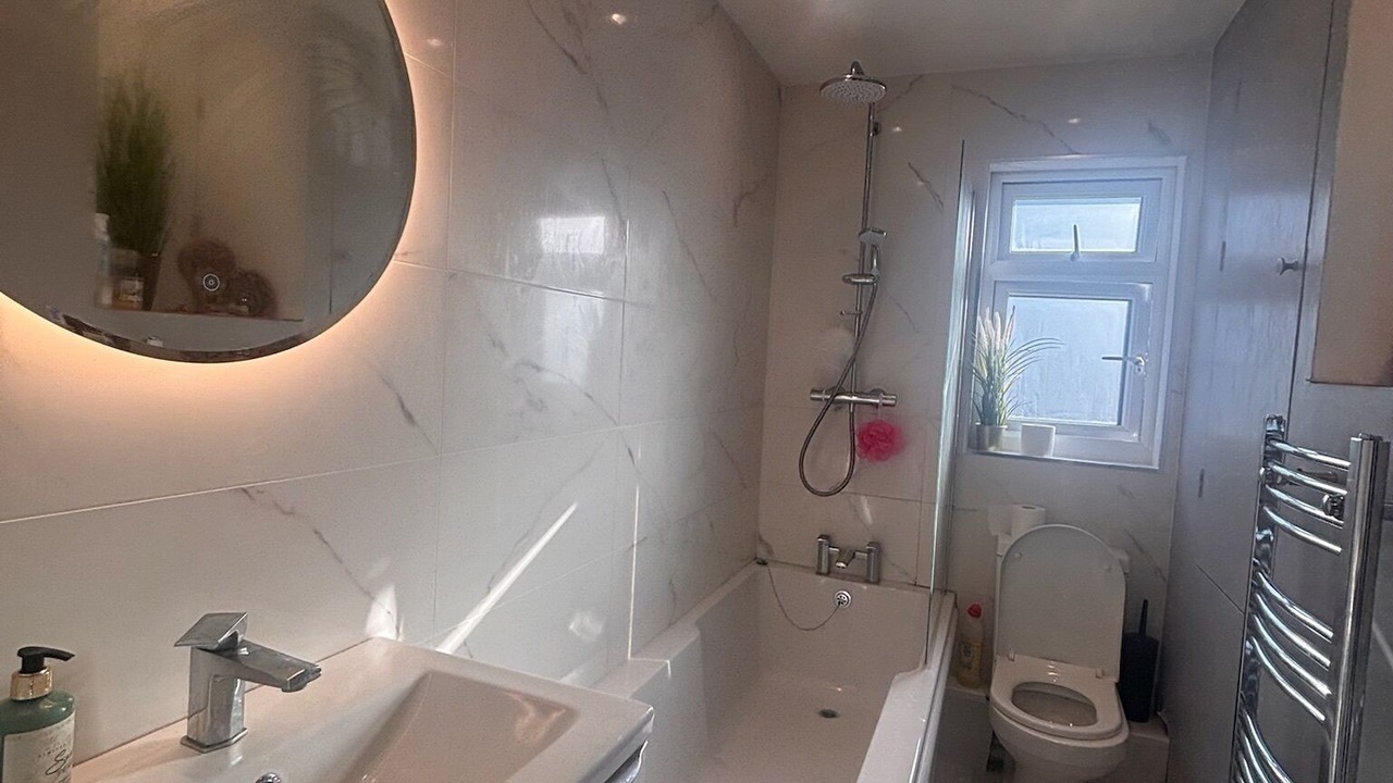 Photo of Bathroom in Atlantic Wharf
