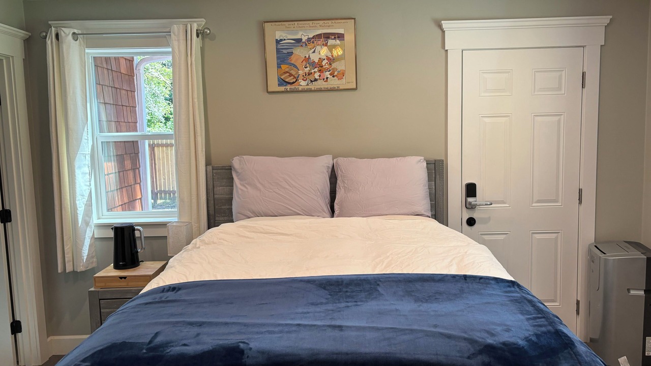 Photo of Bedroom in Point Roberts