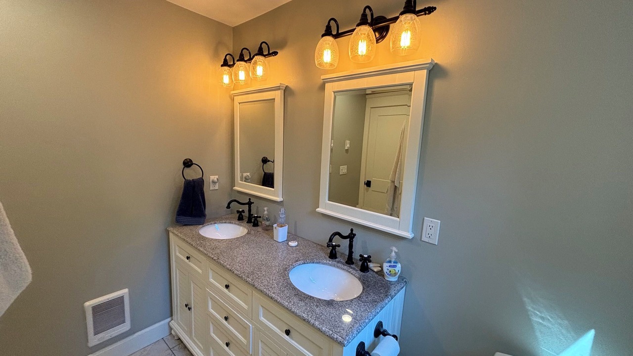 Photo of Bathroom in Point Roberts