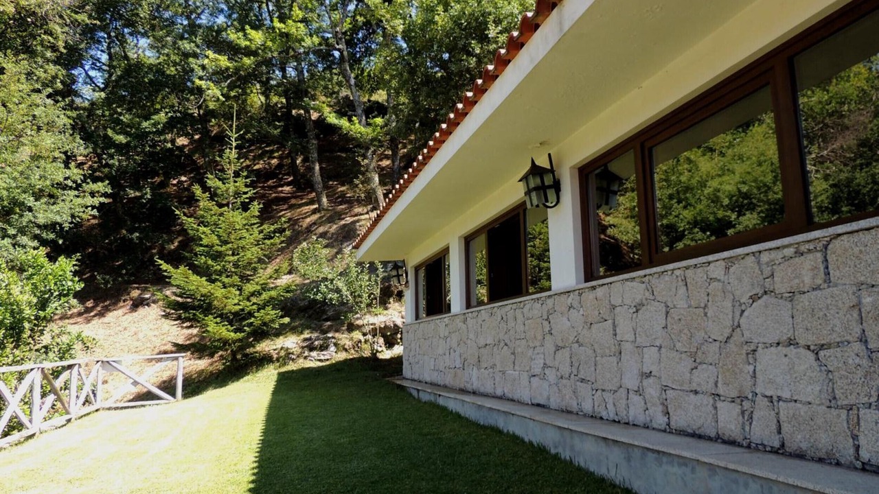 Photo of Patio Balcony in Bouro