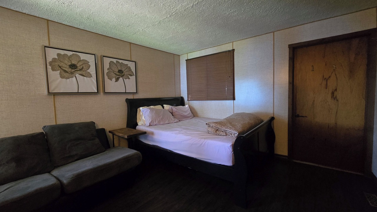 Photo of Bedroom in Armour