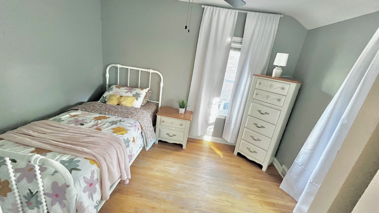 Photo of Bedroom in Flint