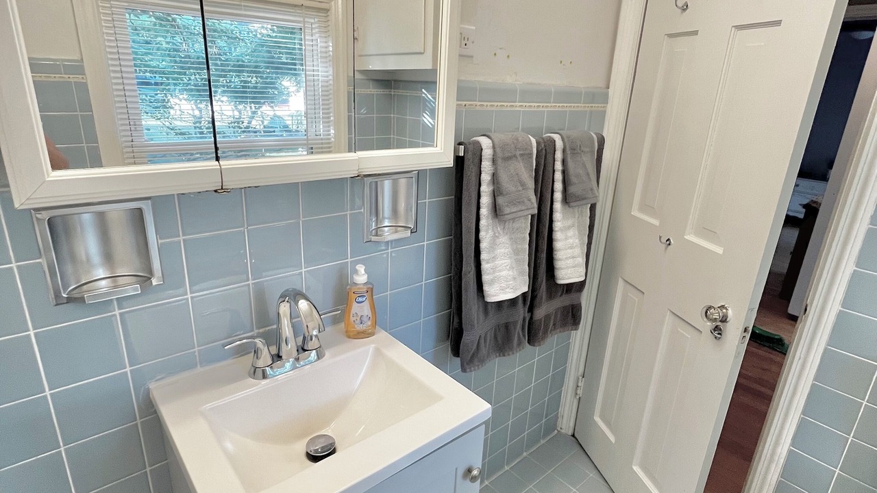 Photo of Bathroom in Flint