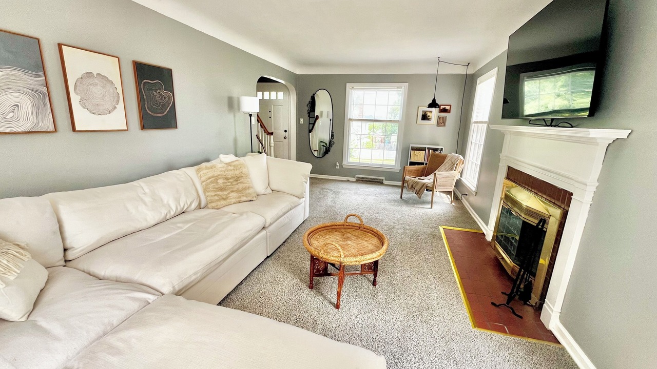 Photo of Livingroom in Flint