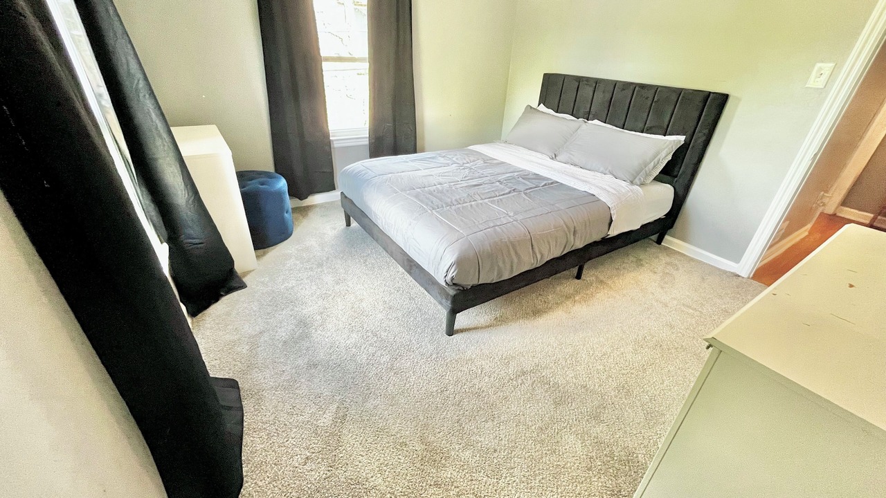 Photo of Bedroom in Flint