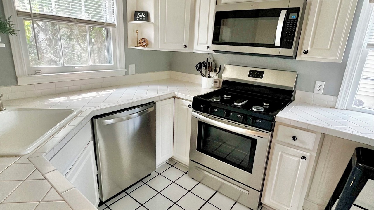 Photo of Kitchen in Flint