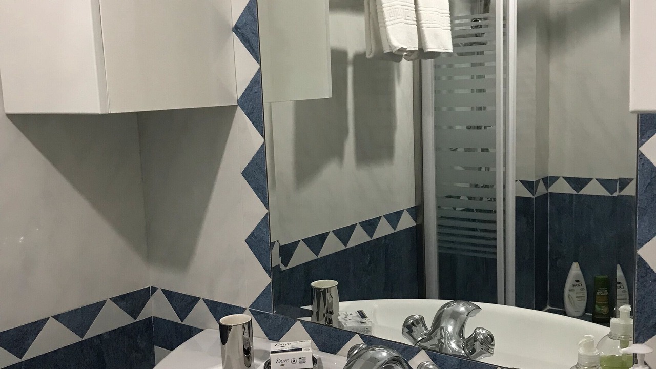 Photo of Bathroom in Carcavelos