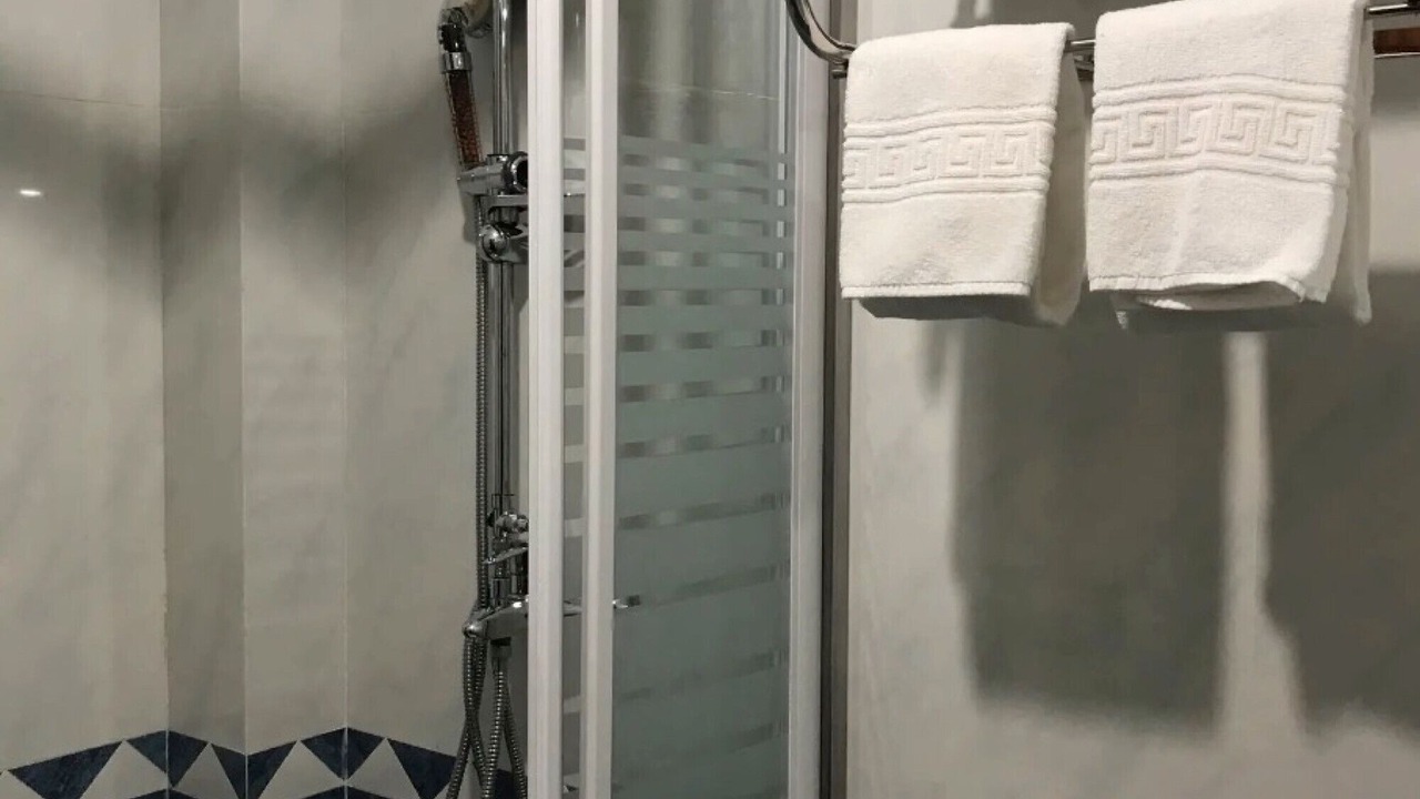 Photo of Bathroom in Carcavelos