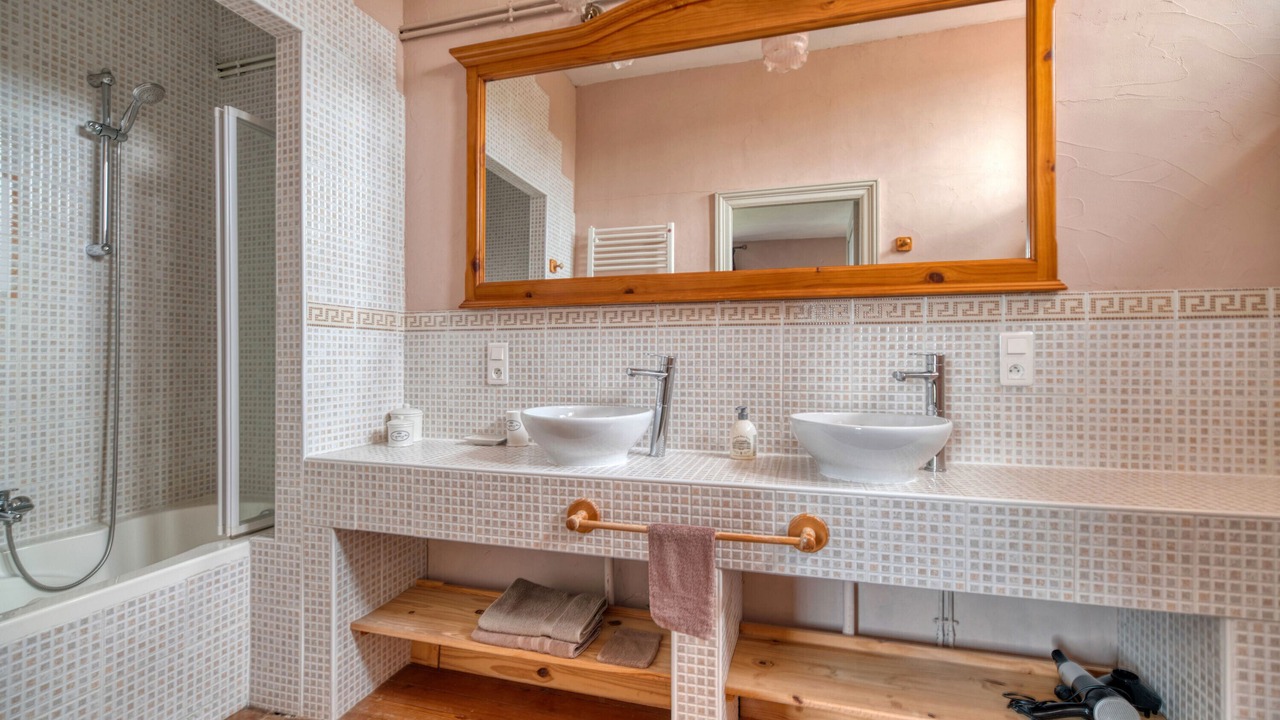 Photo of Bathroom in Souilhanels