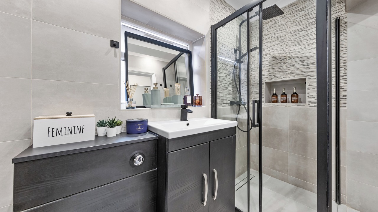 Photo of Bathroom in Harlington