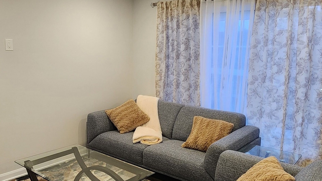 Photo of Livingroom in Kanata Lakes - Marchwood Lakeside - Morgan's Grant - Kanata