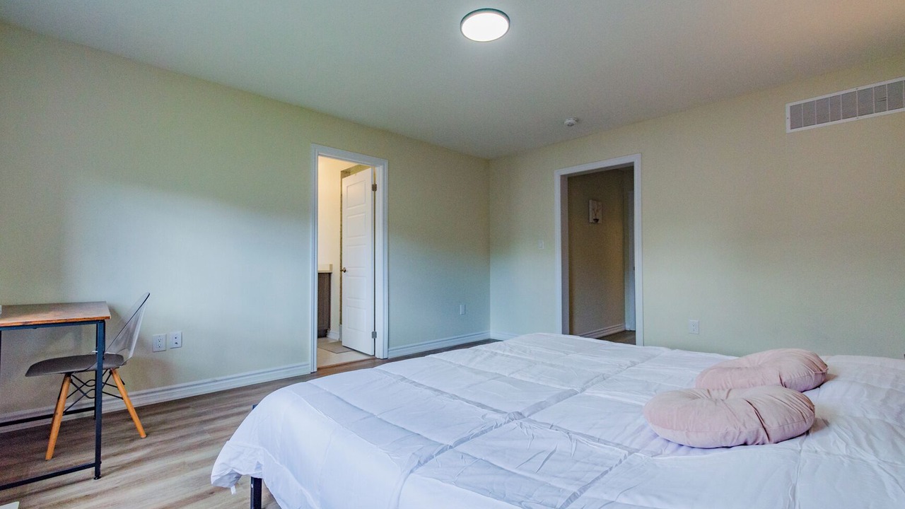 Photo of Bedroom in Thorold