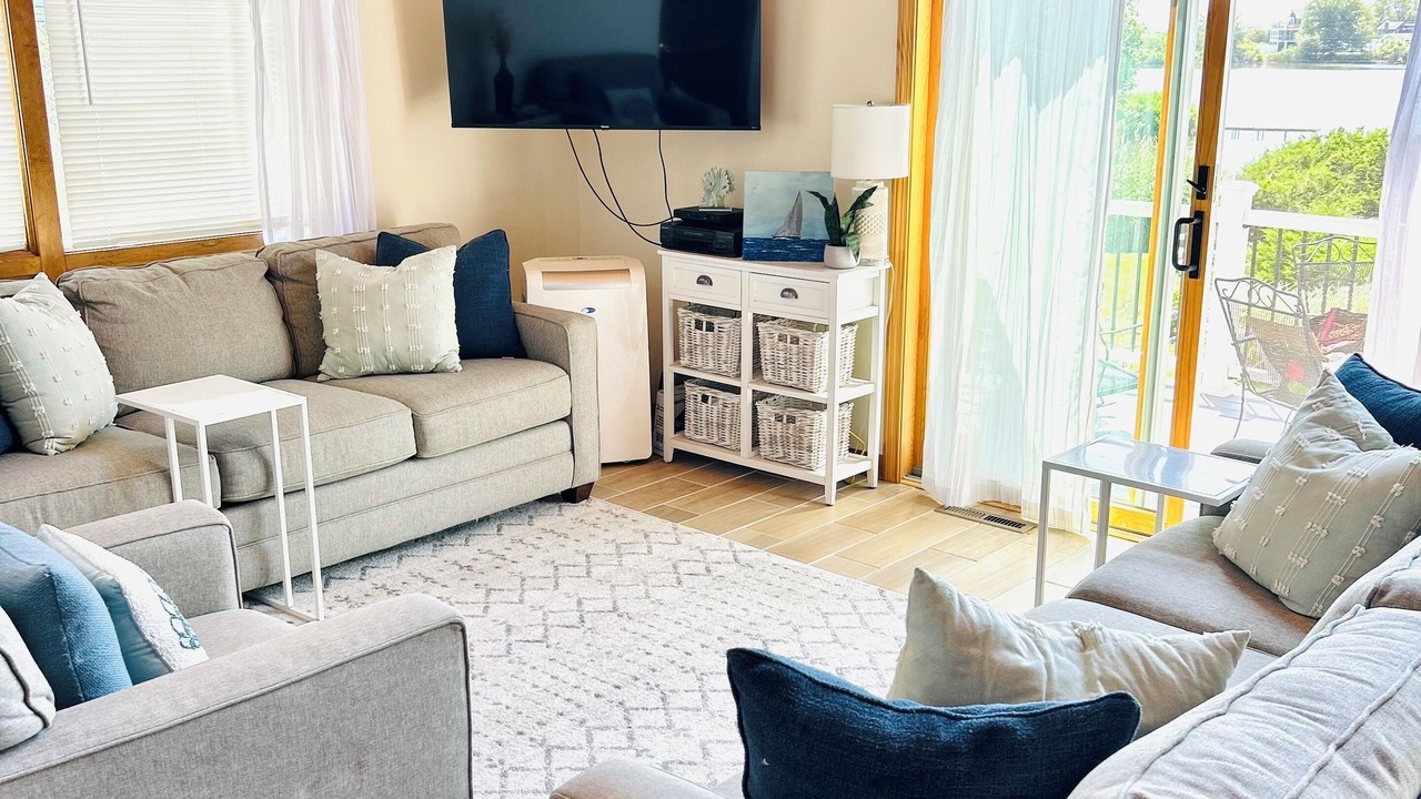 Photo of Livingroom in Charlestown