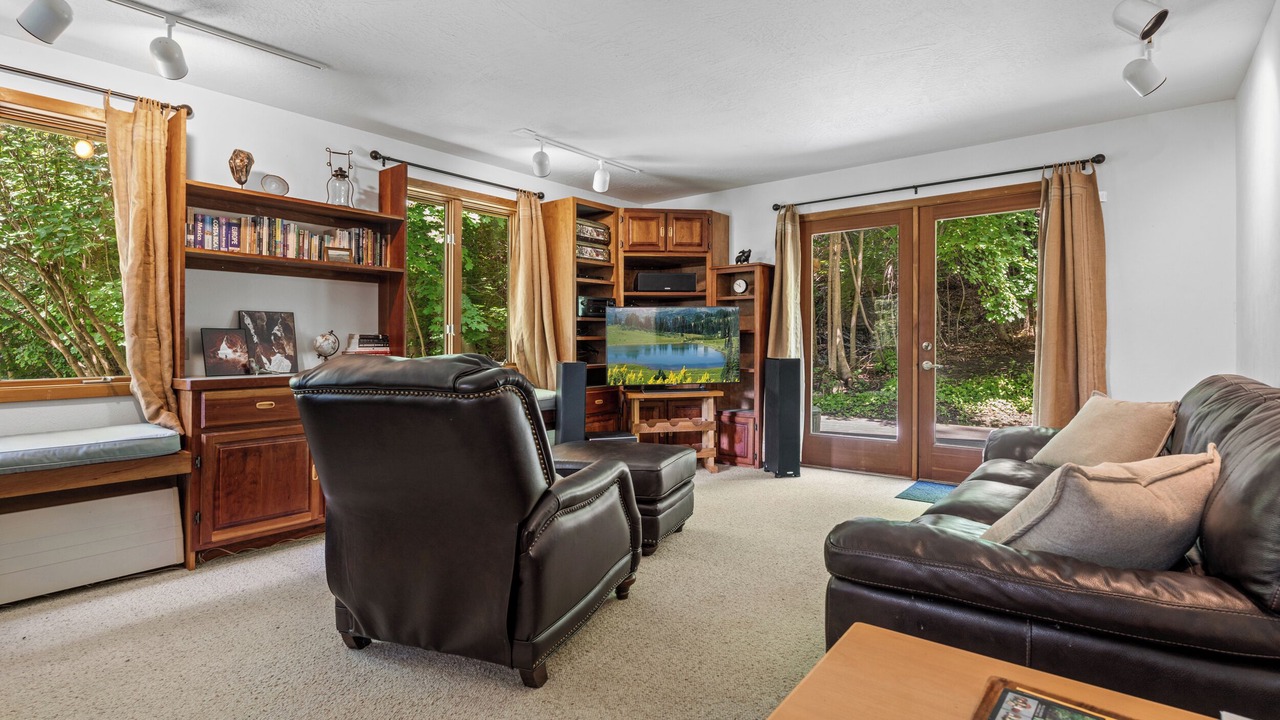 Photo of Livingroom in Arlee
