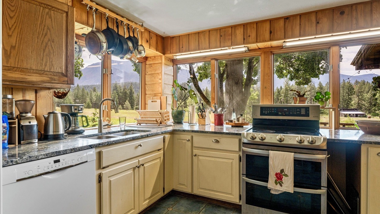 Photo of Kitchen in Arlee