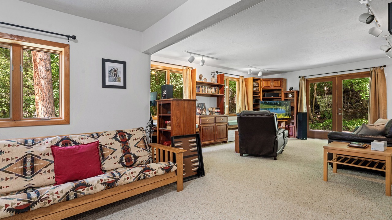 Photo of Livingroom in Arlee