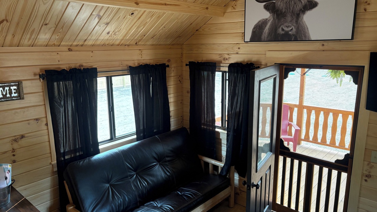 Photo of Livingroom in Gwinn