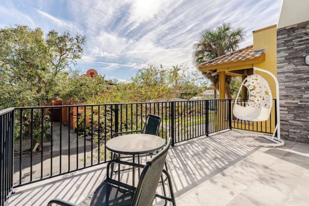 Photo of Patio Balcony in Gillespie Park