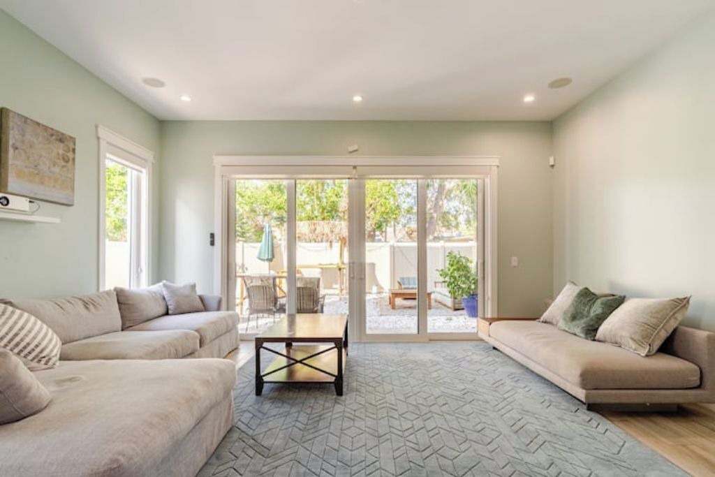 Photo of Livingroom in Gillespie Park