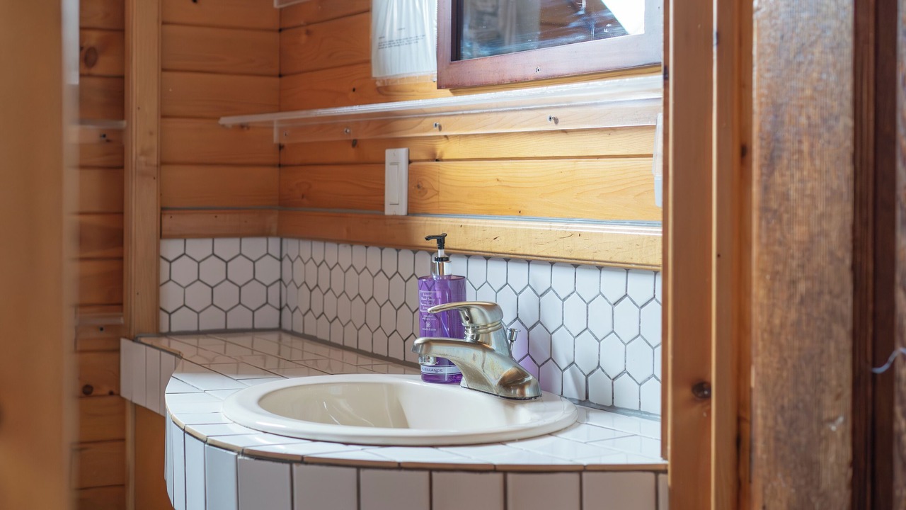 Photo of Bathroom in Tobermory