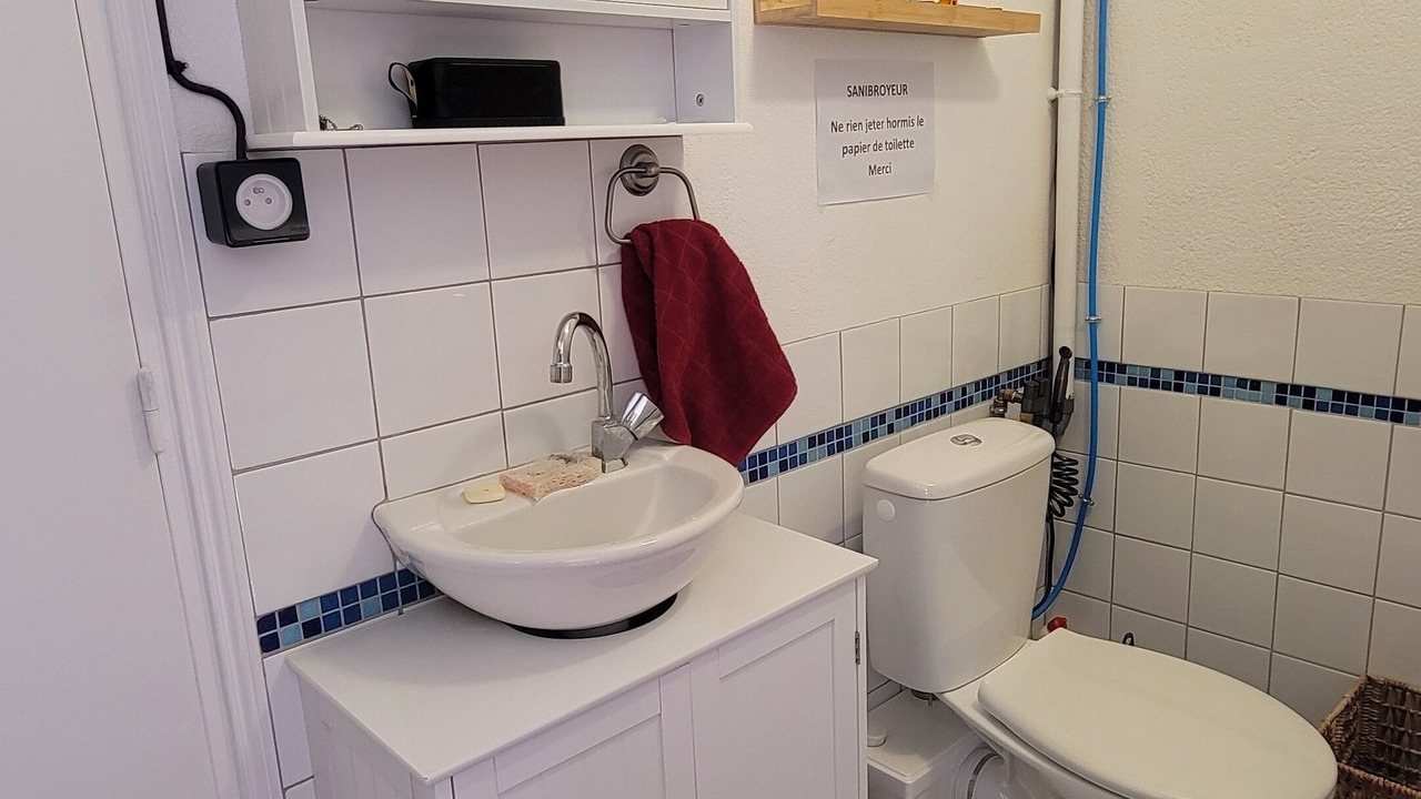 Photo of Bathroom in Saint-Cyr-en-Val