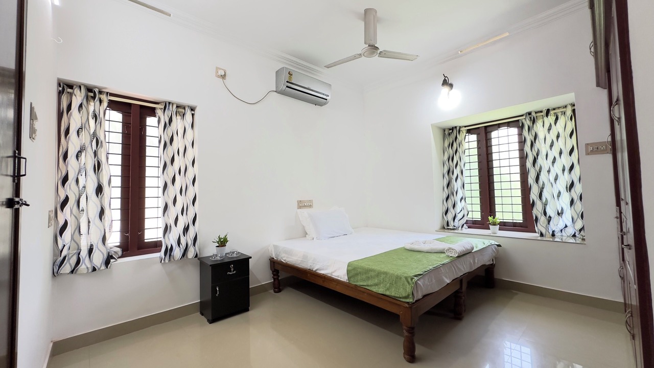 Photo of Bedroom in Thiruvananthapuram
