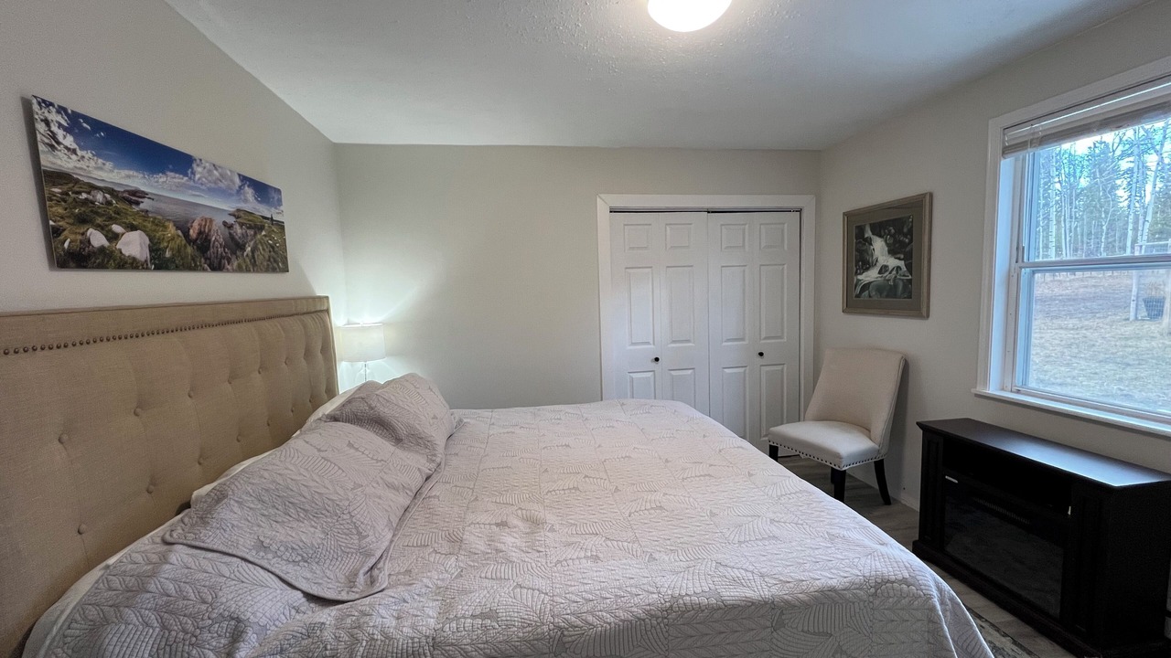 Photo of Bedroom in 70 Mile House
