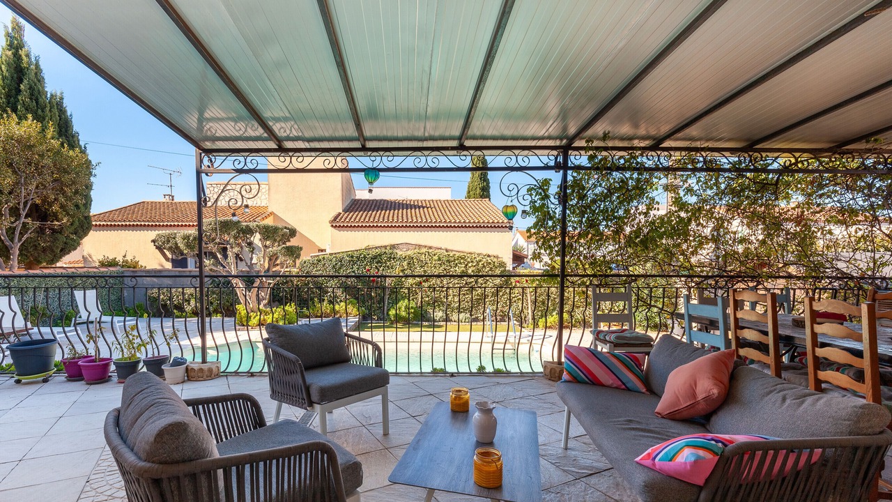 Photo of Patio Balcony in Port-Saint-Louis-du-Rhone