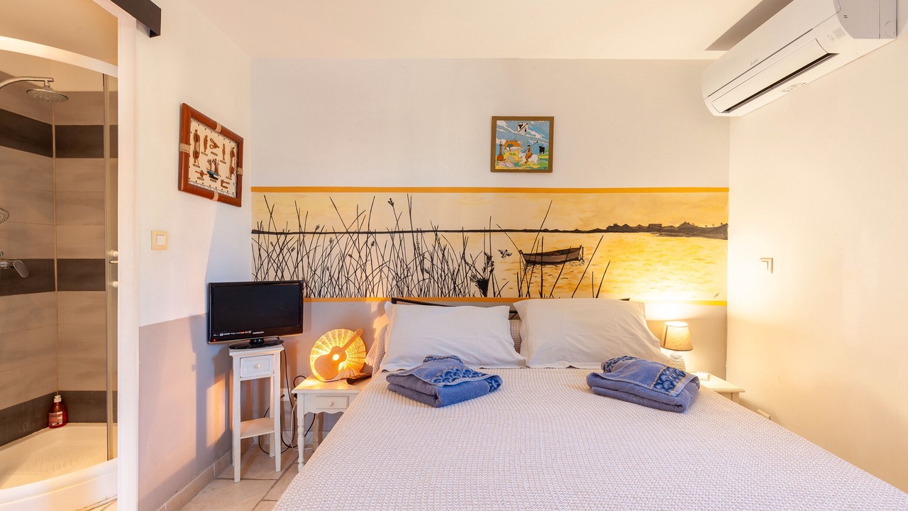 Photo of Bedroom in Port-Saint-Louis-du-Rhone