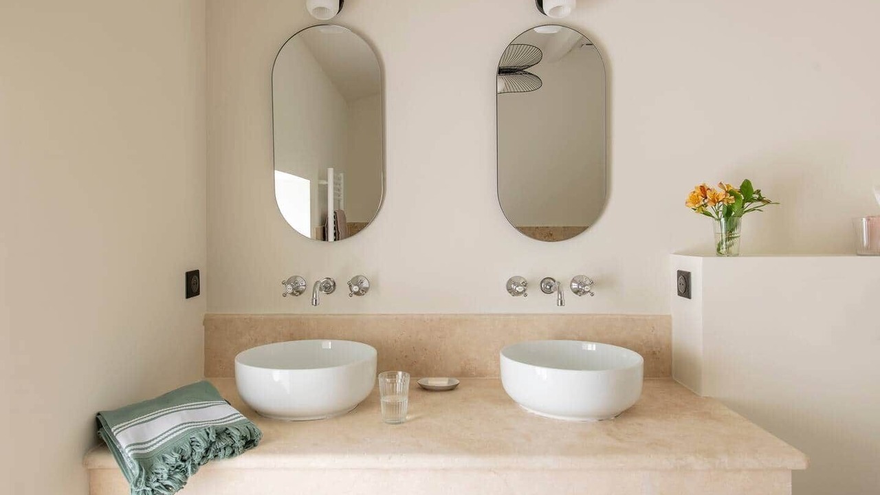 Photo of Bathroom in Saint-Etienne-du-Gres