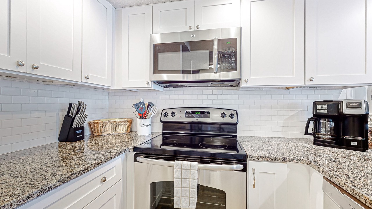Photo of Kitchen in Surfcrest Village