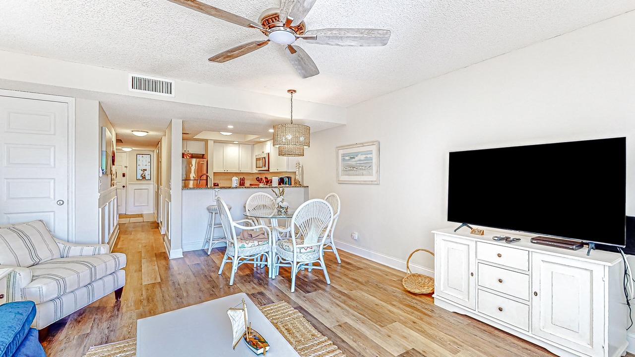 Photo of Livingroom in Surfcrest Village