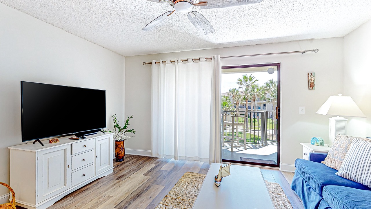 Photo of Livingroom in Surfcrest Village